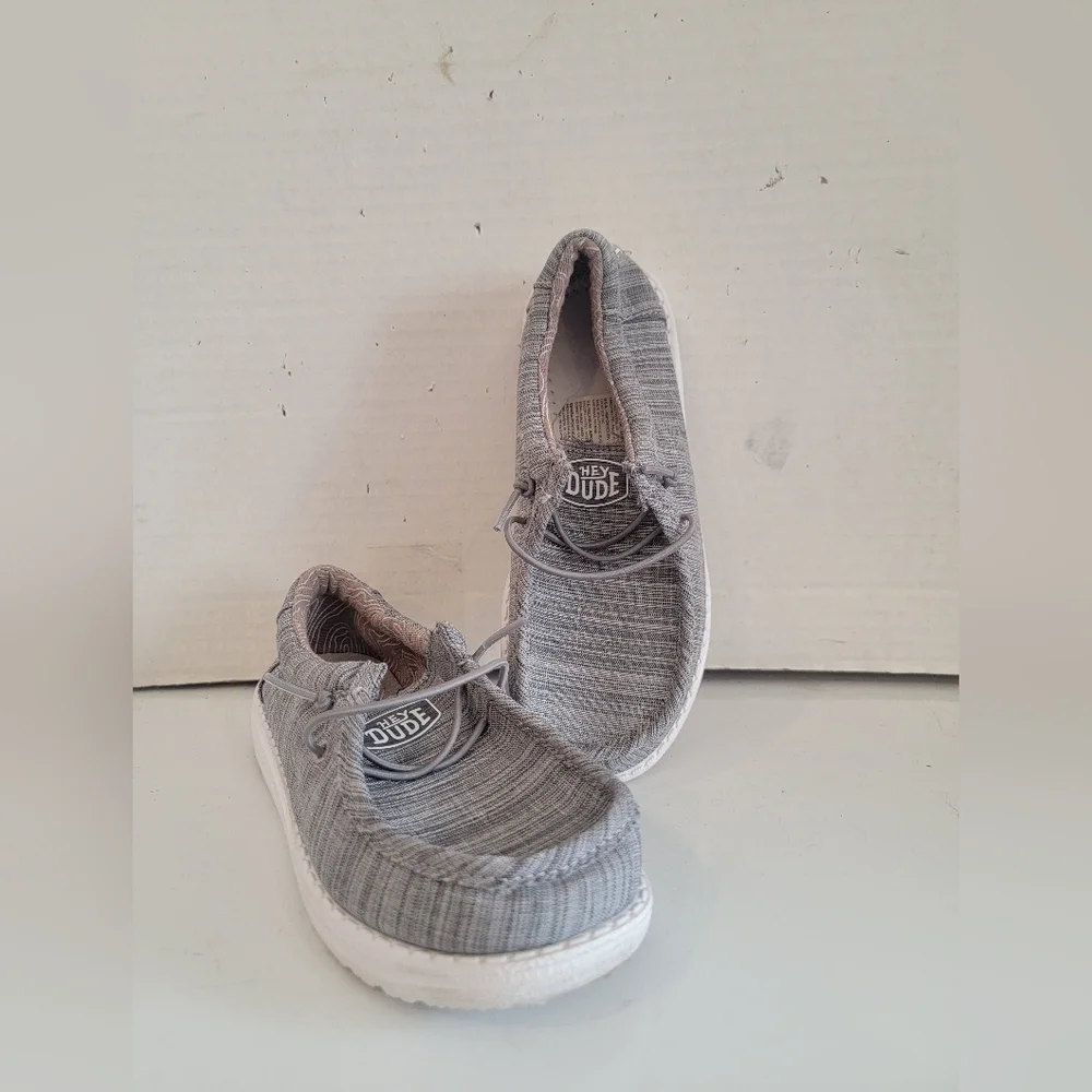 HEY DUDES WALLY YOUTH SLIP ON SHOES ( sz Y-1 or Wm - 2)‎